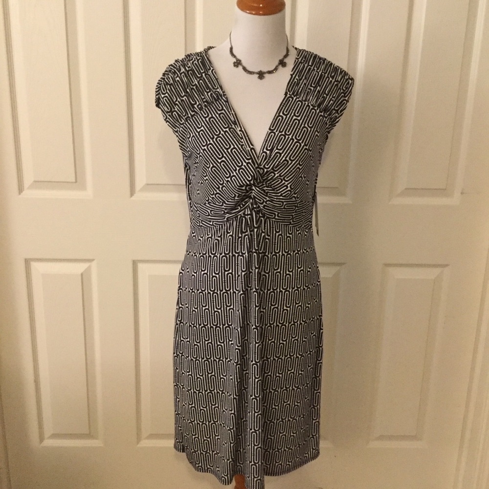Laundry by Shelli Segal size 12 NOTE! Picture shows B&W but it is navy & white.